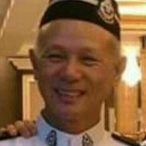 Dr Simon Lee